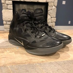 Nike Hyperfuse basketball black men’s 11